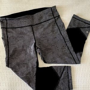Lululemon Black & White 23” Crop Legging